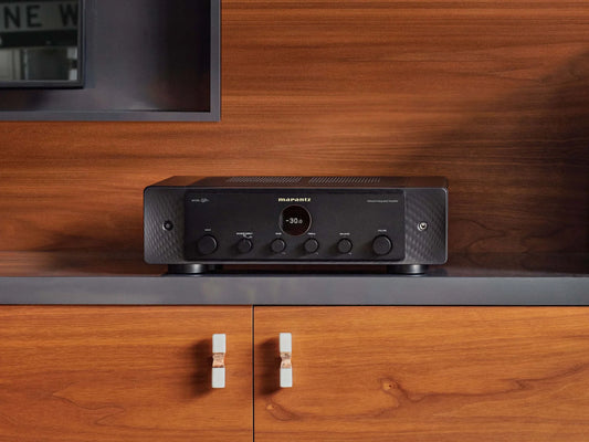 Front view of Model 40n Marantz integrated amplifier with controls